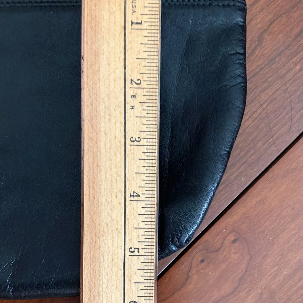 Gucci Black Leather cosmetic pouch Bag zippered 039580195 Italy - Picture 6 of 8